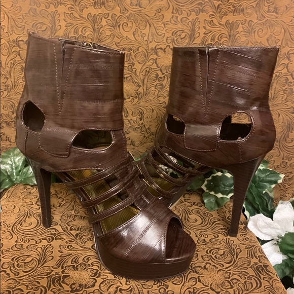 Anne Michelle Shoes - ANNE MICHELLE Brown Ankle Strap Stiletto Shoes / 6